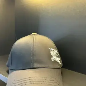 Boné Burberry Ekd Emblema Bordado Premium