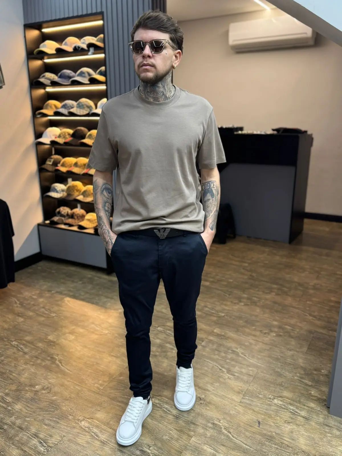 Camiseta Basic Premium – Cáqui Taupe (Padrão Zara) - Imagem 2