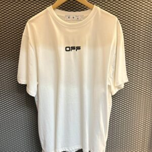 Camiseta Prada Branca com Bolso de Nylon e Logotipo de Triângulo Metalizado