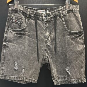 Bermuda Jeans Jay Jones Black Wash com Cordão de Ajuste & Detalhes Rasgados