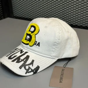 Boné Balenciaga Graffiti B prêmio