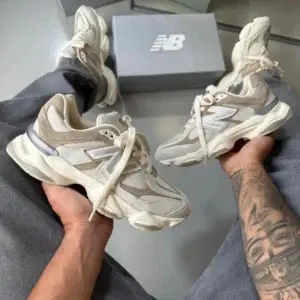 Tênis New Balance 9060 Casual – Bege, Cáqui e Off-White