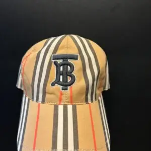 Boné Burberry Logo Bordado de Algodão Xadrez Vintage – Com Ajuste em Couro