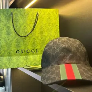 Boné Gucci Canvas GG Supreme Preto com Faixa Web