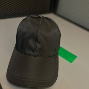 Boné Prada Beisebol com Logotipo Triângulo Esmaltado Preto