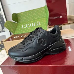 Tênis Gucci Rhyton Preto em Couro com Logo Interlocking G Em Relevo