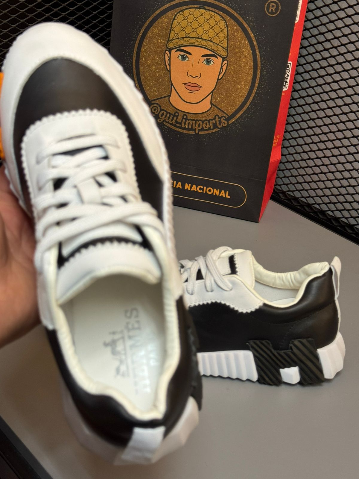 Tênis Hermés Preto e Laranja - Imagem 2