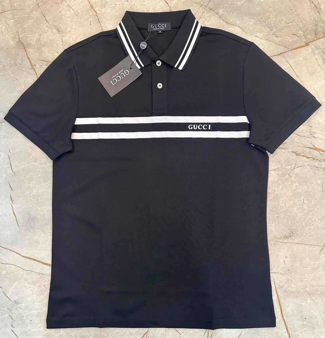 Camisa Polo Gucci Preta com Faixas Duplas Frontais e Logo