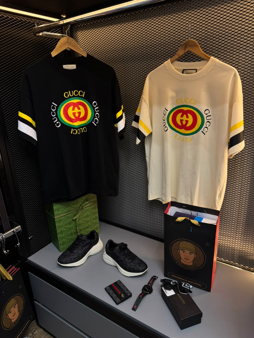 Camiseta Gucci Preta Oversized Logo Interlocking G Multicores - Imagem 3