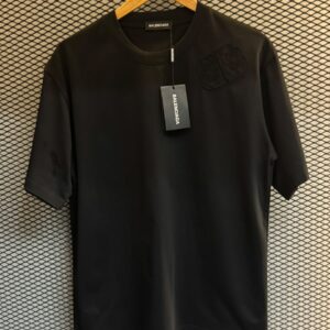 Camiseta Balenciaga Preta Logo em Relevo